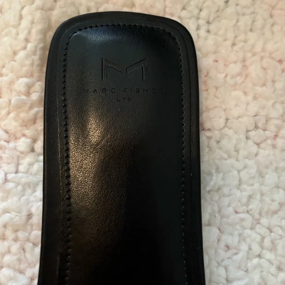 Marc Fisher LTD Varro Black Leather Slides Sandals Flats Size 10 Classic… - Picture 5 of 9